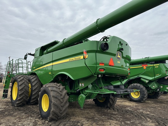 https://photos.machinefinder.com/84/10580484/71479778_large_36656.jpg