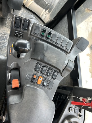 https://photos.machinefinder.com/95/9638495/68744819_large_53357.jpg