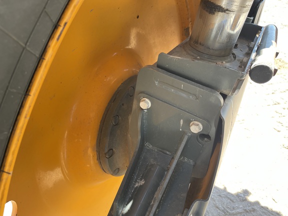 https://photos.machinefinder.com/17/9651417/66652702_large_76521.jpg
