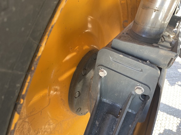 https://photos.machinefinder.com/17/9651417/66652725_large_31951.jpg