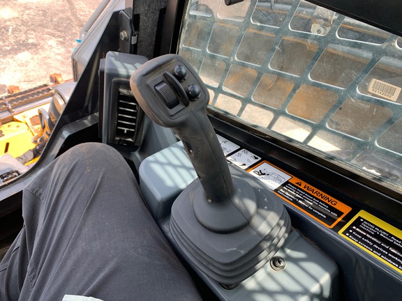 https://photos.machinefinder.com/72/10598872/74522202_large_34044.jpg