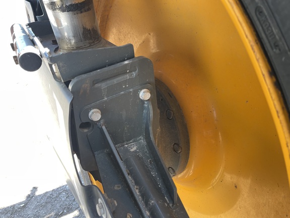 https://photos.machinefinder.com/17/9651417/66652730_large_27102.jpg