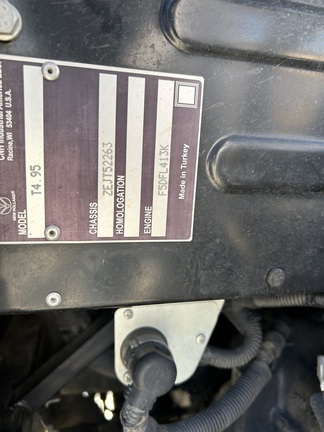 https://photos.machinefinder.com/37/10604137/69915676_large_78179.jpg