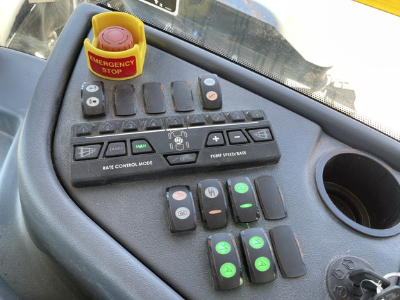 https://photos.machinefinder.com/17/9651417/66652741_large_33753.jpg