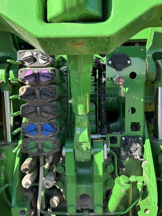 https://photos.machinefinder.com/47/10618747/76291380_large_23013.jpg
