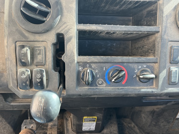 https://photos.machinefinder.com/99/10647299/69779257_large_10222.jpg