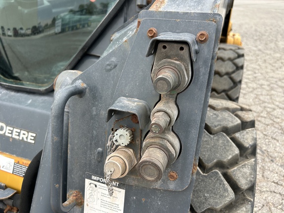 https://photos.machinefinder.com/79/10651479/72584460_large_19876.jpg