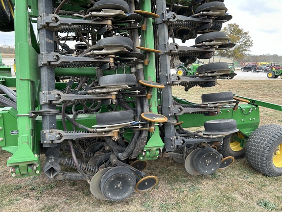 https://photos.machinefinder.com/87/10655487/69628188_large_32633.jpg