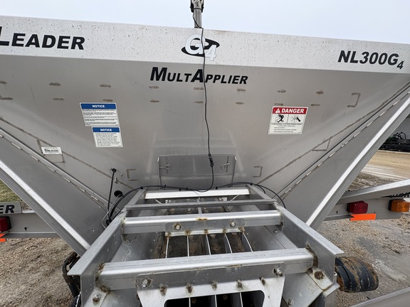 https://photos.machinefinder.com/57/10660457/77704706_large_39255.jpg
