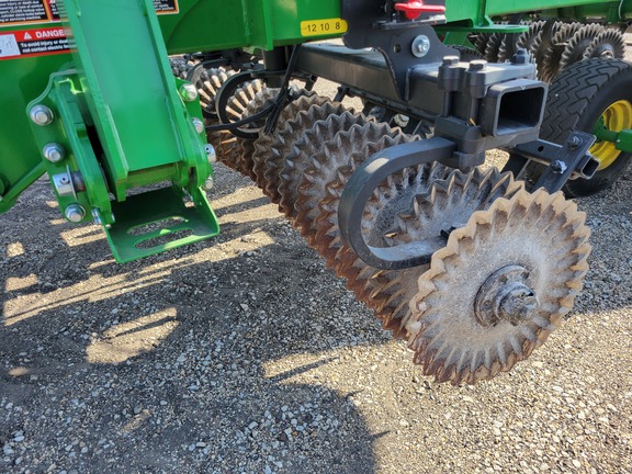 https://photos.machinefinder.com/67/10683467/73099248_large_44240.jpg