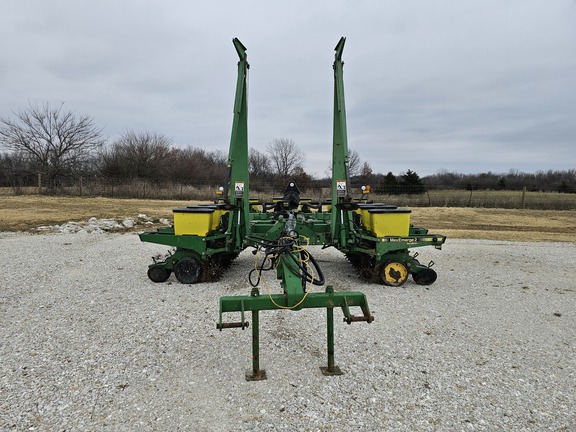 https://photos.machinefinder.com/48/10690348/70651368_large_5926.jpg