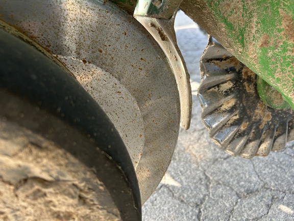 https://photos.machinefinder.com/11/9679011/64633010_large_92393.jpg