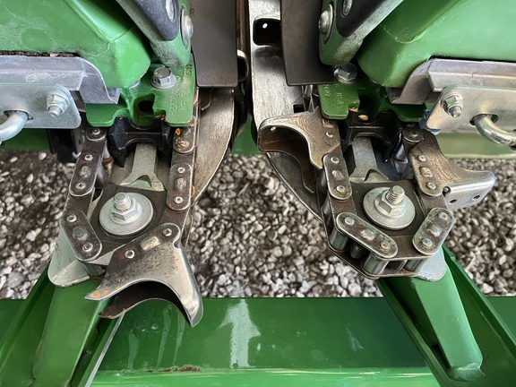 https://photos.machinefinder.com/70/10714970/69754894_large_37973.jpg