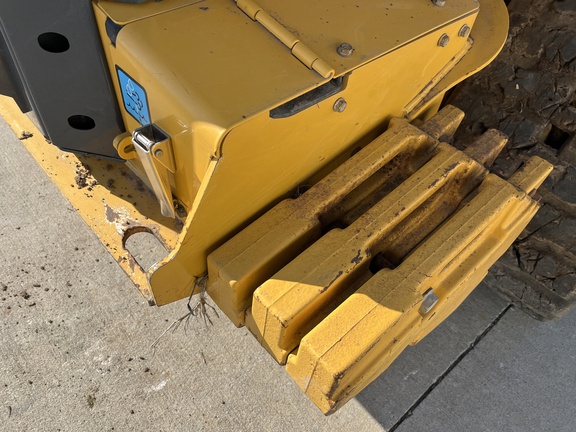 https://photos.machinefinder.com/28/10728528/77606429_large_53496.jpg