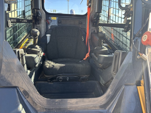 https://photos.machinefinder.com/78/10728578/77607411_large_63771.jpg