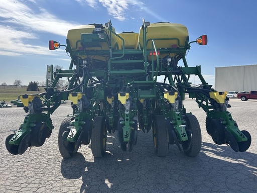 https://photos.machinefinder.com/37/10768837/72165253_large_50173.jpg