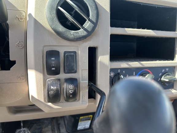 https://photos.machinefinder.com/86/10786286/73144005_large_92981.jpg
