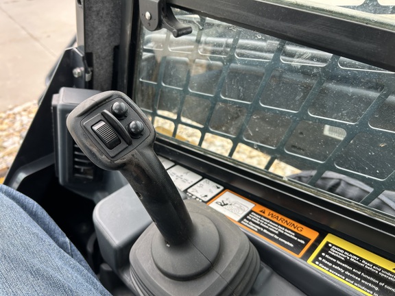 https://photos.machinefinder.com/29/10825229/75223205_large_28983.jpg