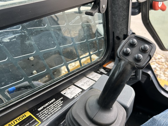 https://photos.machinefinder.com/29/10825229/75223207_large_25183.jpg