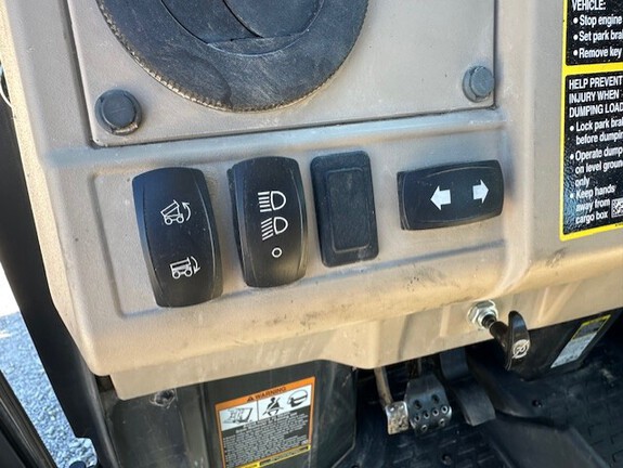 https://photos.machinefinder.com/99/10838299/74219321_large_70034.jpg