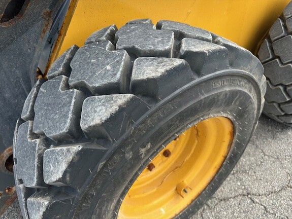 https://photos.machinefinder.com/83/10847083/74191932_large_1019.jpg