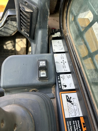 https://photos.machinefinder.com/18/10878418/72732216_large_46162.jpg