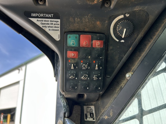 https://photos.machinefinder.com/18/10878418/72732050_large_72732.jpg