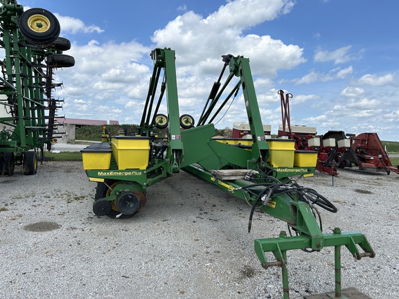 https://photos.machinefinder.com/89/10886489/74029800_large_19658.jpg