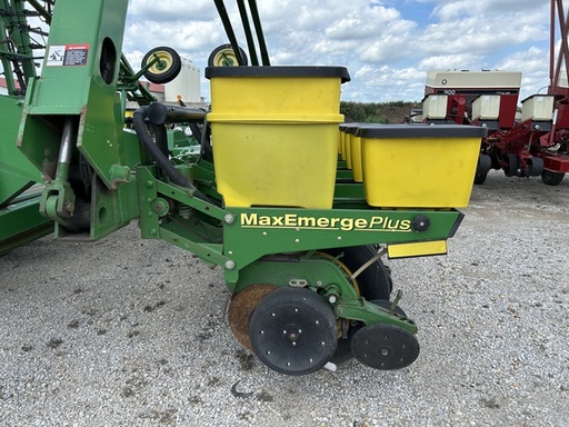 https://photos.machinefinder.com/89/10886489/74029955_large_51972.jpg