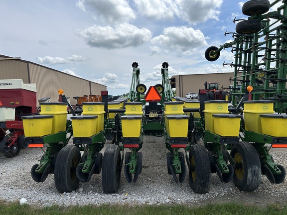 https://photos.machinefinder.com/89/10886489/74029832_large_22211.jpg