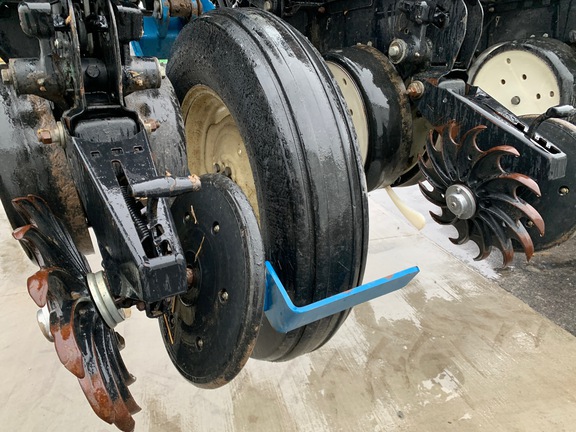 https://photos.machinefinder.com/33/10893433/72303213_large_52600.jpg