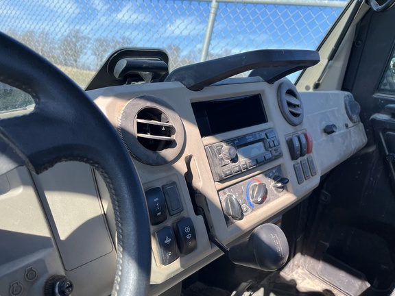 https://photos.machinefinder.com/13/10951413/77604687_large_84239.jpg