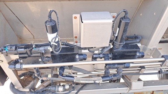 https://photos.machinefinder.com/17/10991317/72646252_large_35500.jpg