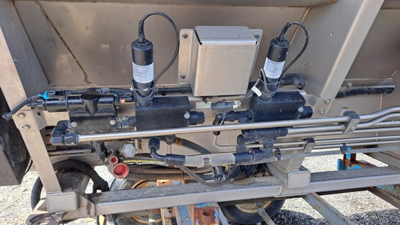 https://photos.machinefinder.com/85/10991385/72646618_large_61533.jpg
