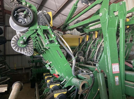 https://photos.machinefinder.com/23/10996623/77804423_large_24279.jpg