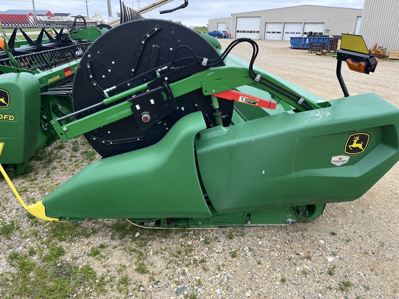 https://photos.machinefinder.com/89/11015289/72886844_large_43804.jpg