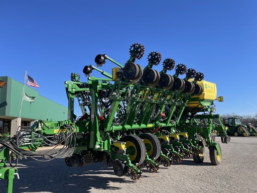 https://photos.machinefinder.com/82/11019282/77726584_large_66619.jpg