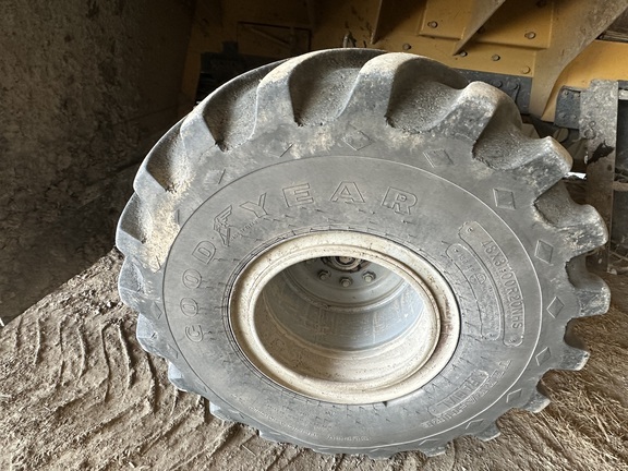 https://photos.machinefinder.com/19/11019919/72941487_large_14429.jpg