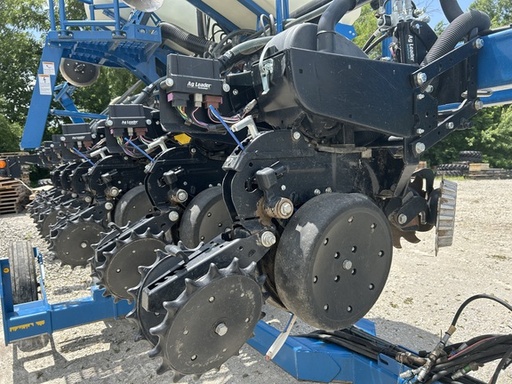 https://photos.machinefinder.com/86/11027686/74077283_large_91172.jpg