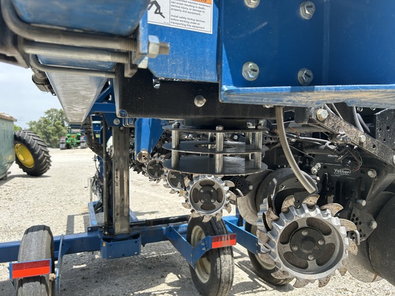 https://photos.machinefinder.com/86/11027686/74077517_large_54739.jpg