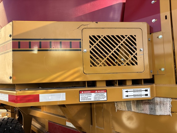 https://photos.machinefinder.com/00/11077800/76898086_large_79912.jpg