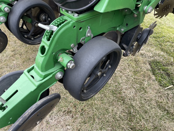 https://photos.machinefinder.com/75/11089875/77627043_large_73916.jpg