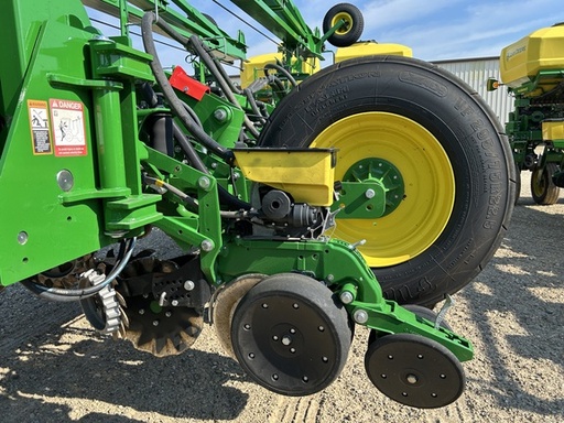 https://photos.machinefinder.com/38/11090238/74787330_large_53303.jpg