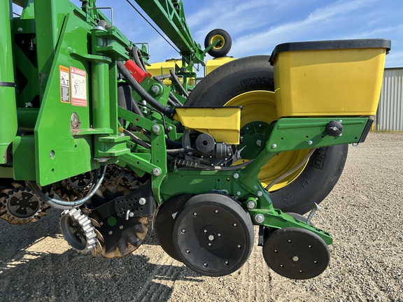 https://photos.machinefinder.com/57/11090357/74787136_large_13580.jpg
