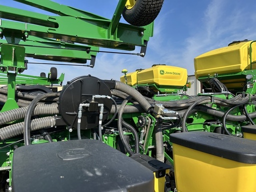 https://photos.machinefinder.com/57/11090357/74787152_large_17456.jpg