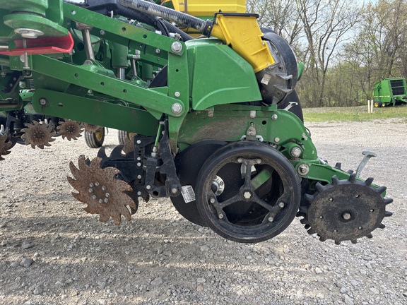 https://photos.machinefinder.com/33/11092333/79383495_large_11621.jpg