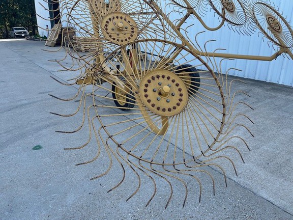 https://photos.machinefinder.com/65/11122565/76227700_large_95288.jpg