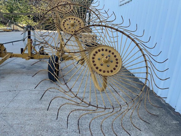 https://photos.machinefinder.com/65/11122565/76227705_large_12870.jpg