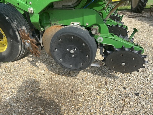 https://photos.machinefinder.com/83/11131083/79385261_large_37256.jpg