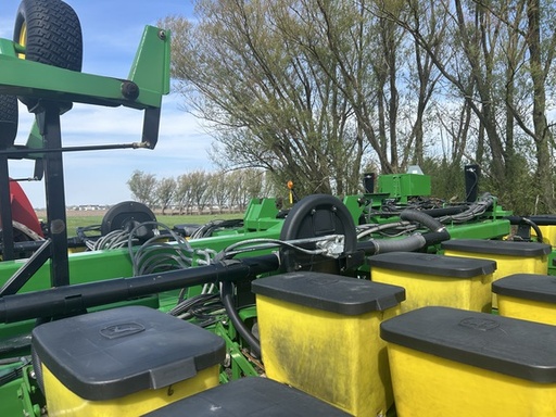 https://photos.machinefinder.com/83/11131083/79385266_large_79769.jpg
